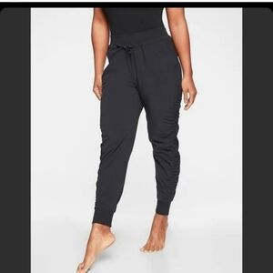 Athleta 10T Tall Attitude Joggers Black Ruched Stretch